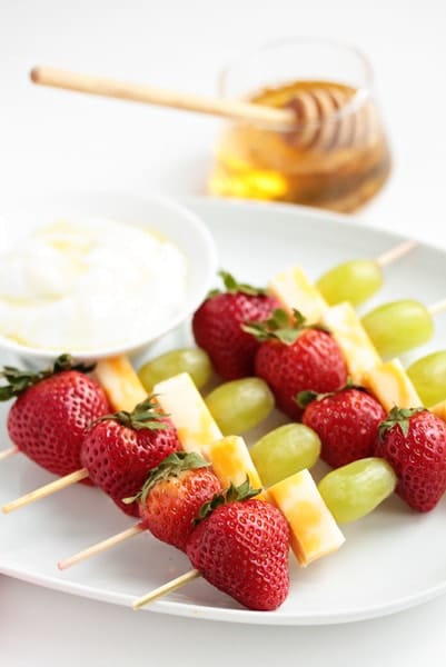 30 Kid Friendly Summer Snacks - Fun and healthy snack ideas for kids! Perfect for summer snacking.