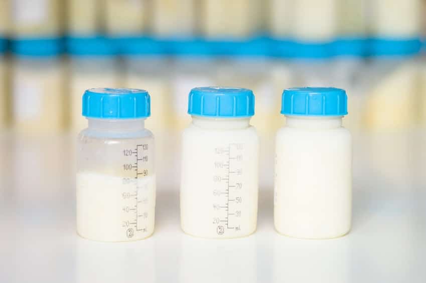 how to store breast milk in bottle