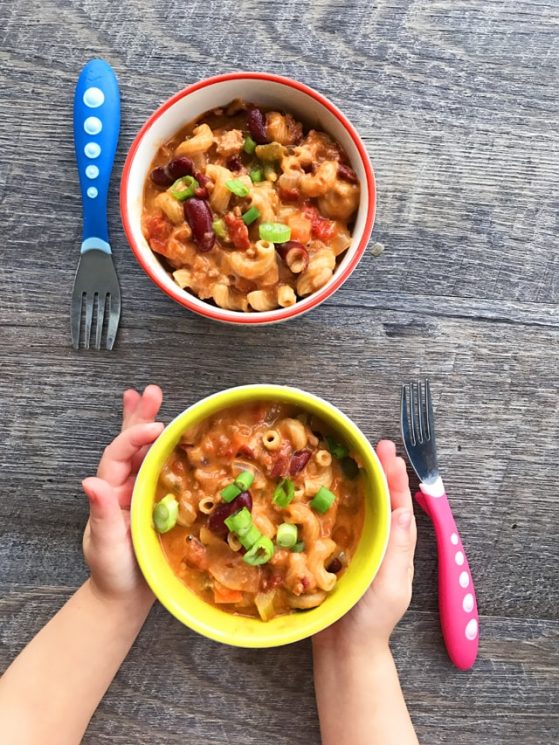 Whole Wheat Turkey Chili Mac and Cheese. Southwestern flavor meets comfort food meets healthy family dinner.