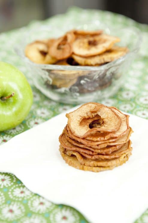Make these crispy cinnamon apples right in your oven! www.superhealthykids.com 