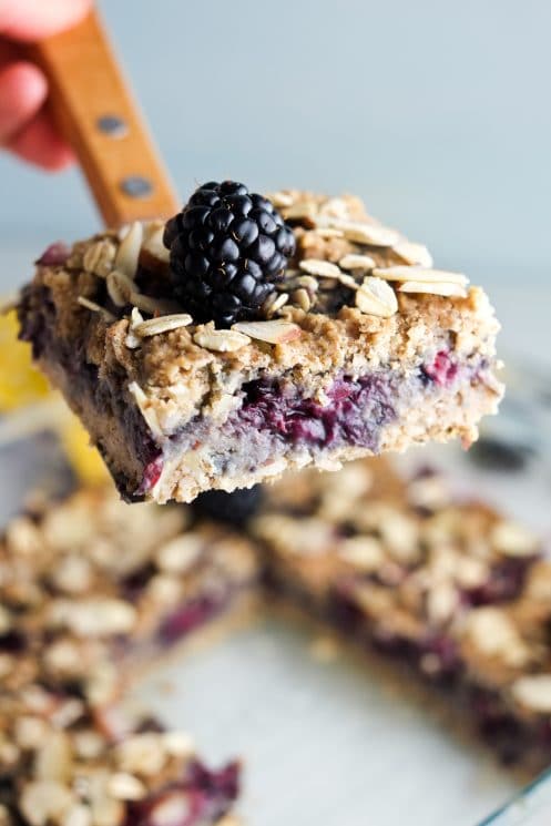 Healthy breakfast bars that taste like dessert!