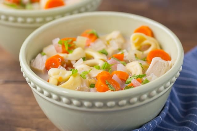 Crock Pot Healthy Creamy Tortellini Soup