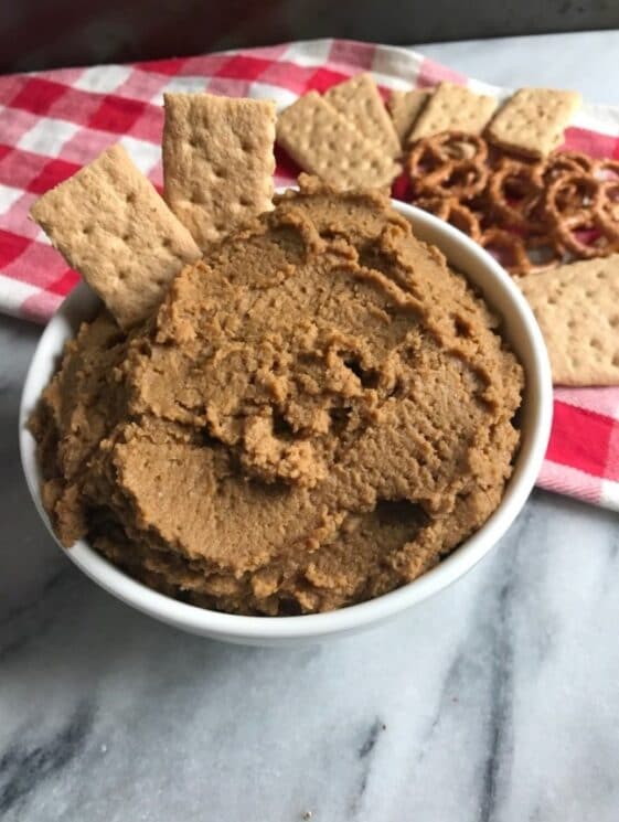 Healthy Gingerbread Cookie Dough Dip