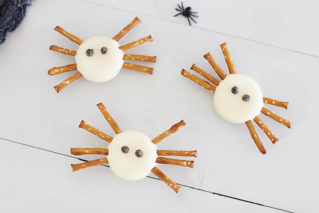 Spider Bites Healthy Halloween Snack - SHK