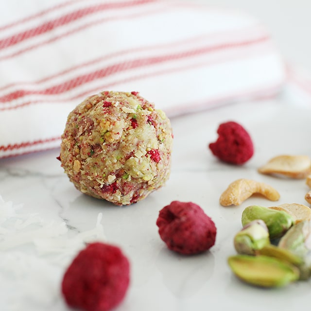 Little bites of tasty goodness, these Holiday Energy Bites are a great choice to keep you and your little ones going during this busy time of year! Holiday Energy Bites