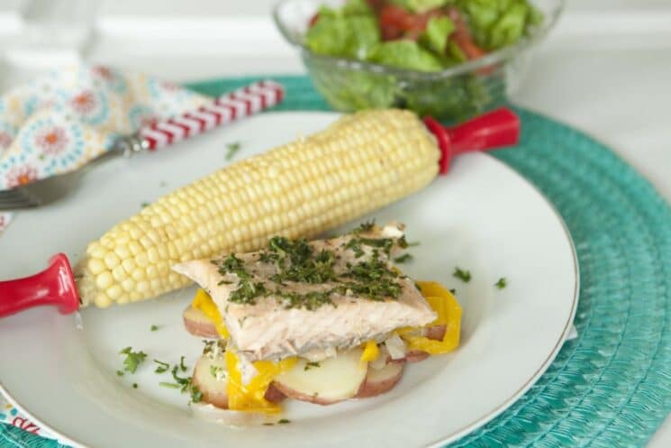 salmon grill packet with potatoes peppers and corn