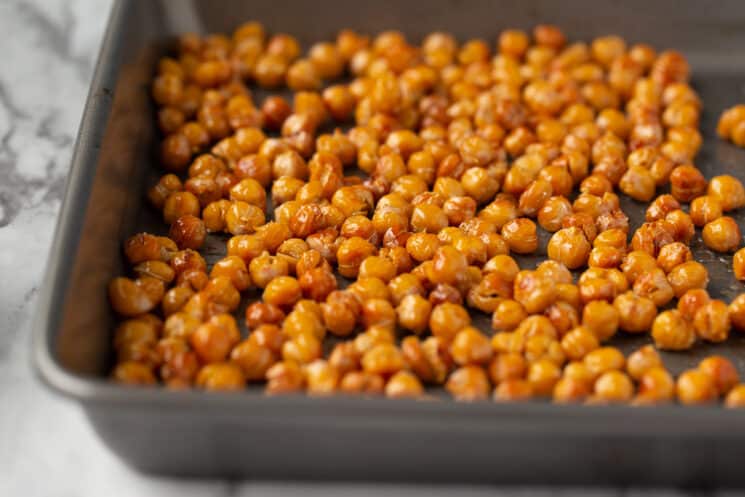 pan of crunchy roasted chickpeas