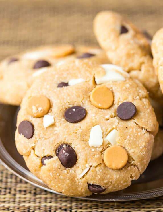 Healthy Loaded No Bake Cookies- Easy, no mess and customisable, these are the perfect lunch box treat or anytime snack!