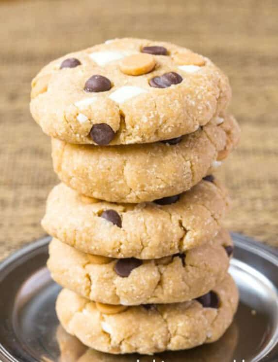 Healthy Loaded No Bake Cookies- Easy, no mess and customisable, these are the perfect lunch box treat or anytime snack!