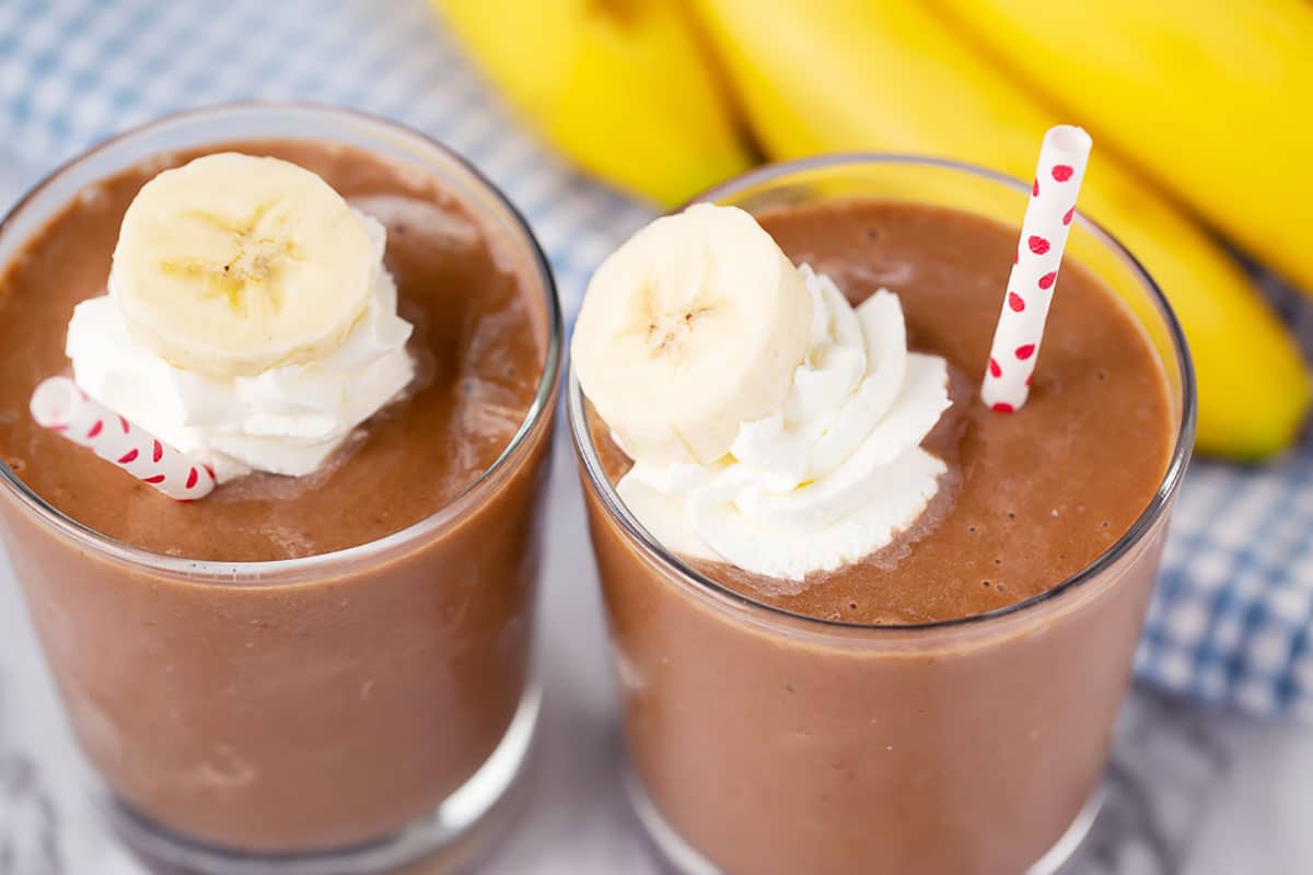 chocolate banana smoothie with frozen bananas