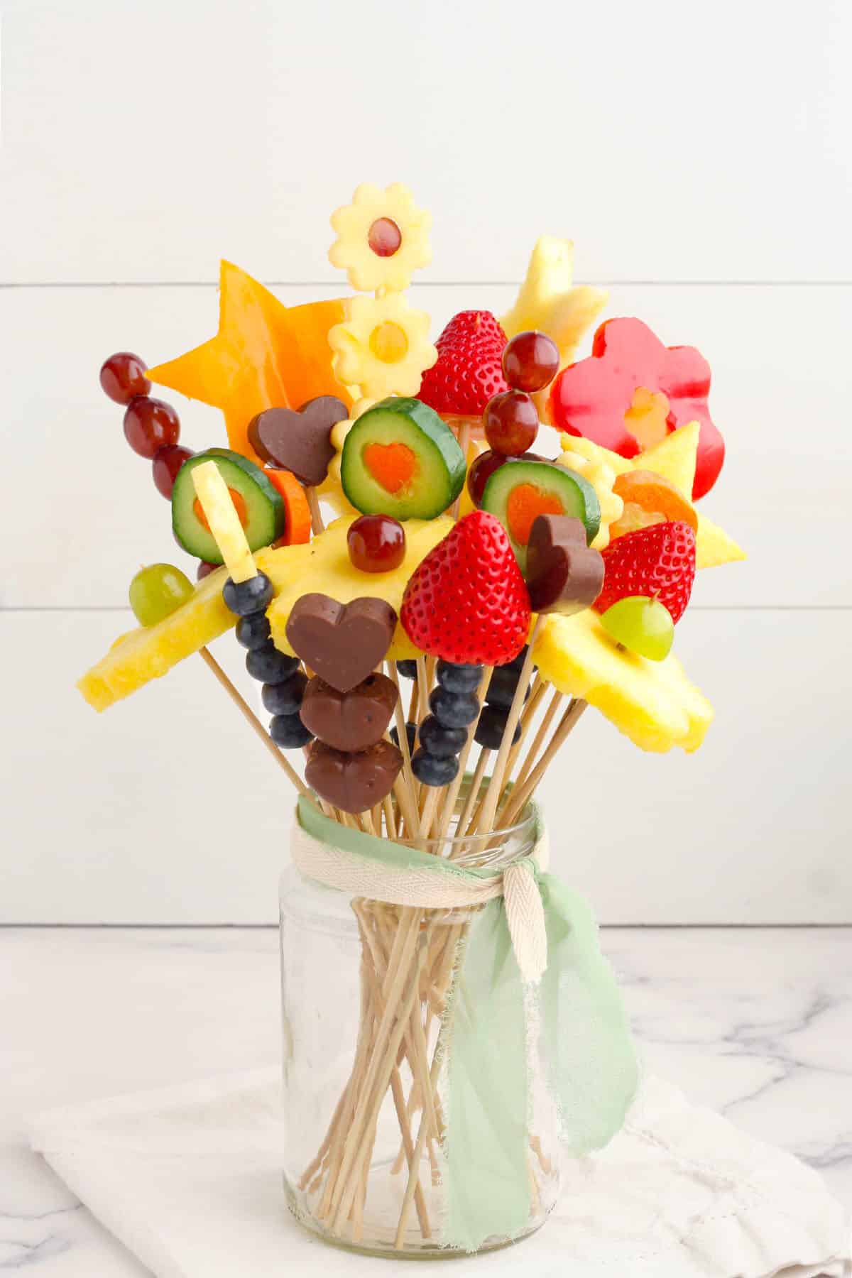 How to Make an Edible Fruit Bouquet // Video - The Suburban Soapbox