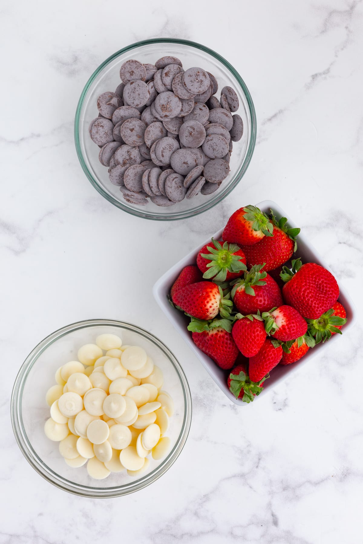 Ingredients for chocolate dipped strawberries