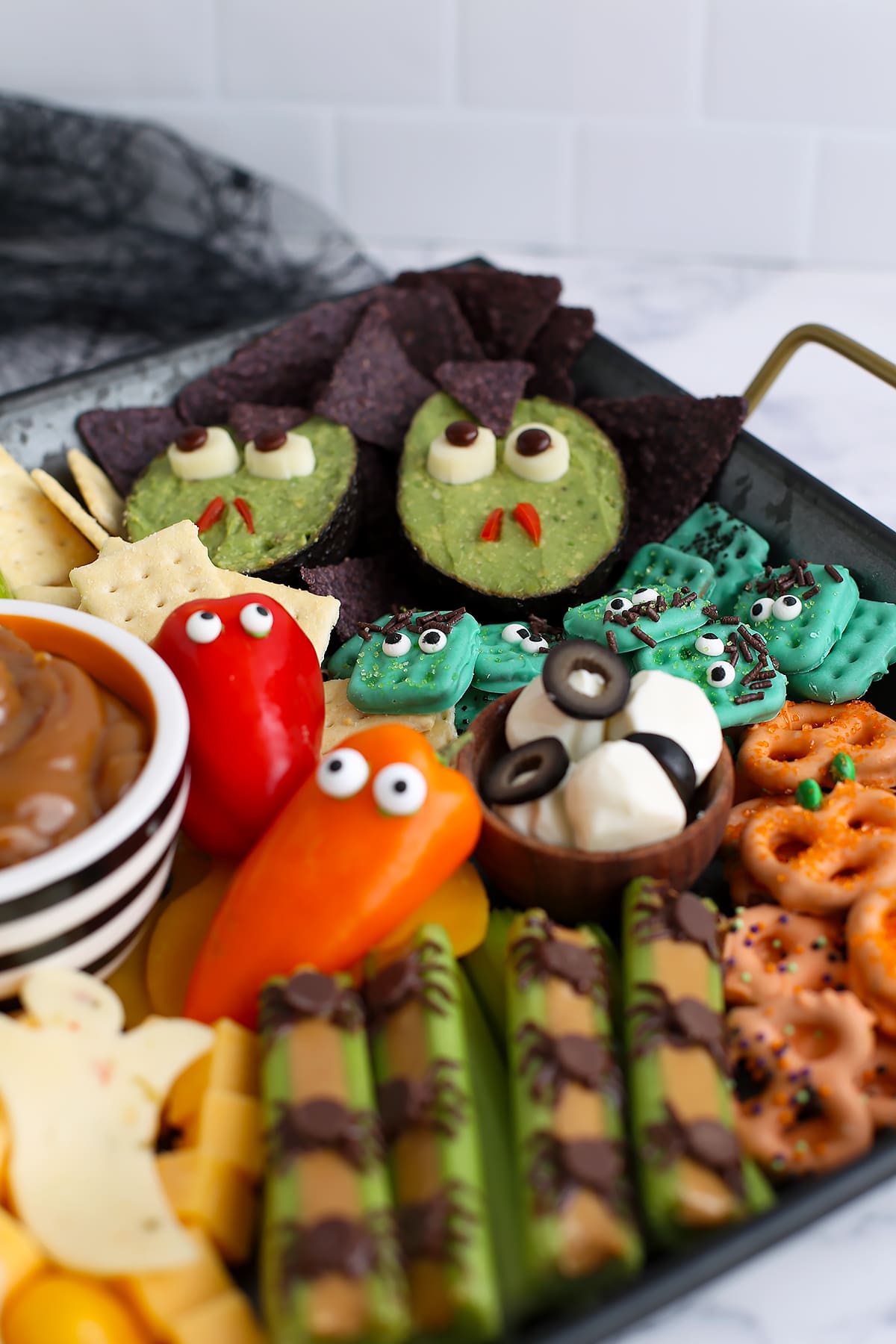 https://www.superhealthykids.com/wp-content/uploads/2023/10/fun-and-healthy-halloween-snack-tray-10.jpg