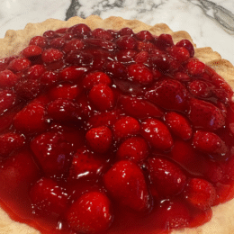 Strawberry cream pie