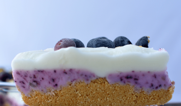 Layered Frozen Yogurt Blueberry Lemon Pie. Healthy and Pie can be in the same sentence!!