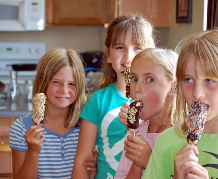 Frozen Chocolate Bananas. Fancy Frozen Treat!